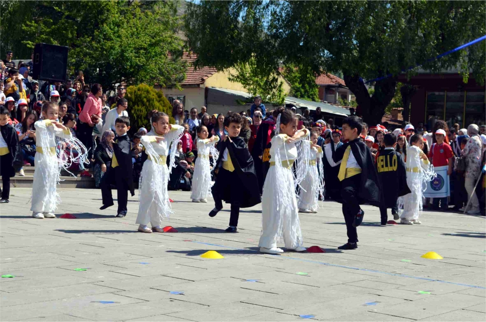 23 NİSAN COŞKUYLA KUTLANDI 18