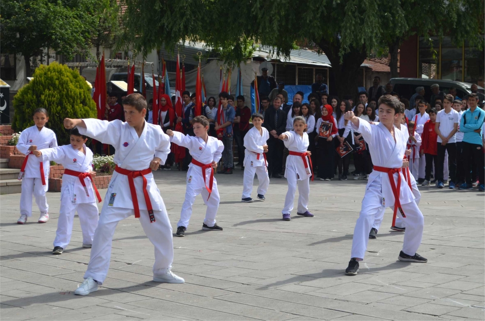 19 MAYIS COŞKUYLA KUTLANDI 5