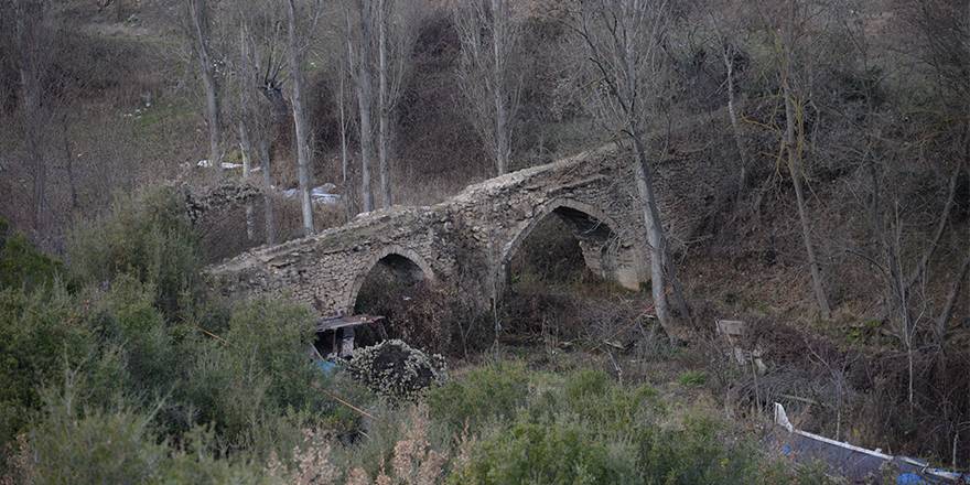 Antik Çağ'da kayaları oyup şehre su getirdiler 4