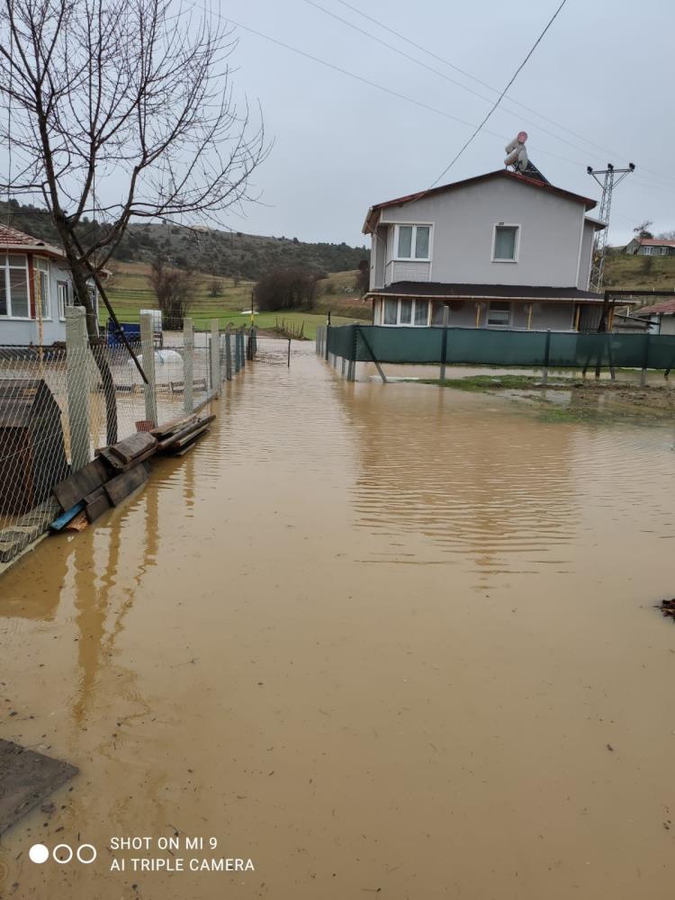 Erikli köyü sular altında kaldı