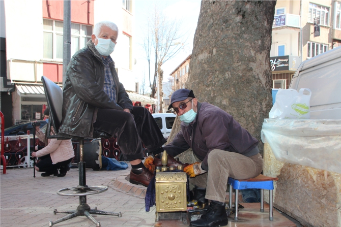 Ayakkabı boyacıları ortada kaldı