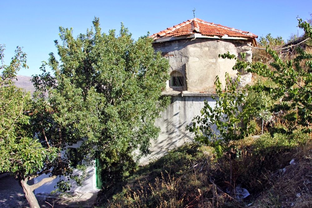 Türbe restorasyonu yaptırılacak