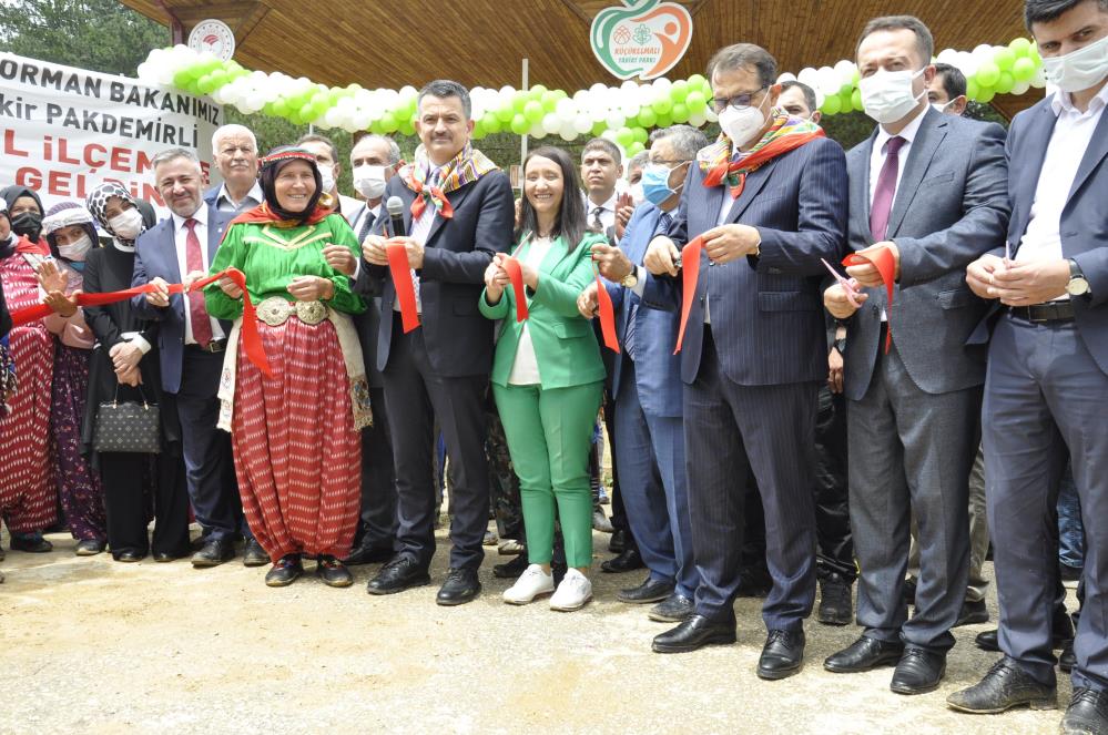 Bakan Dönmez ve Bakan Pakdemirli, Küçükelmalı Tabiat Parkı’nın açılışına katıldı