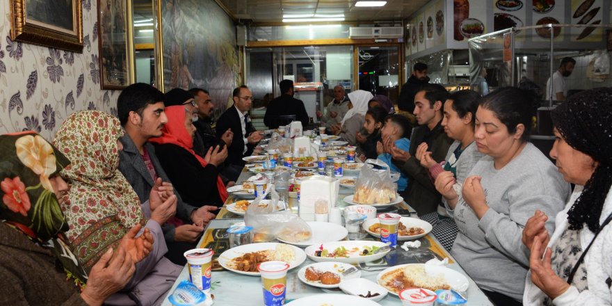 Romanlar, Dünya Romanlar gününde iftarda bir araya geldi