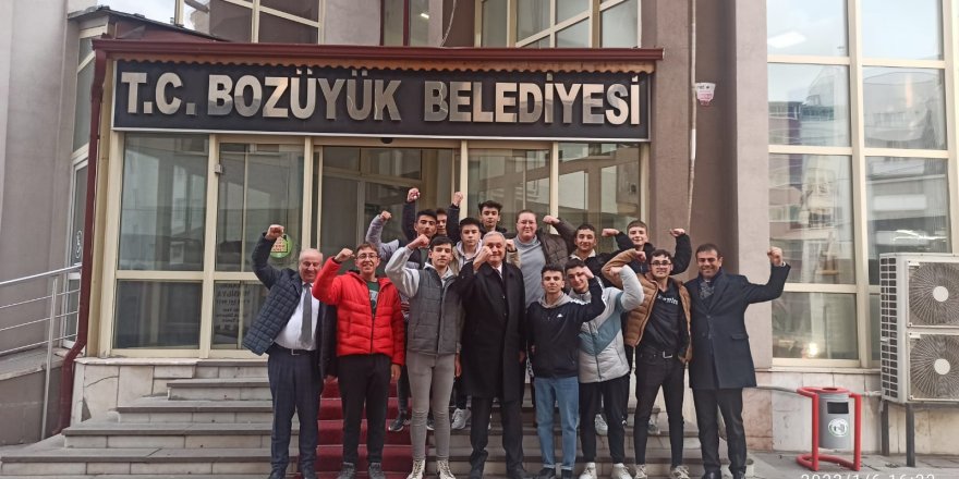 Başkan Bakkalcıoğlu gençlerle buluştu