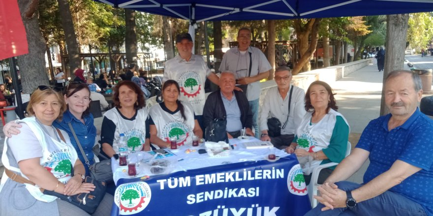 Tüm Emeklilerin Sendikası'ndan Stant Çalışması