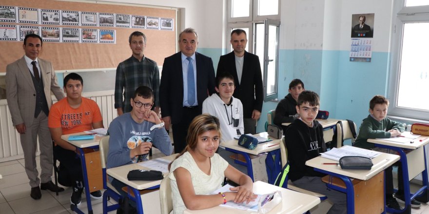 Kaymakam Öztürk'ten Okul Ziyaretleri