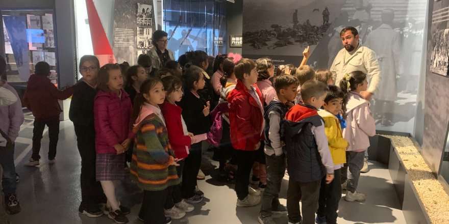 Öğrenciler Anı Evi'ni Gezdi