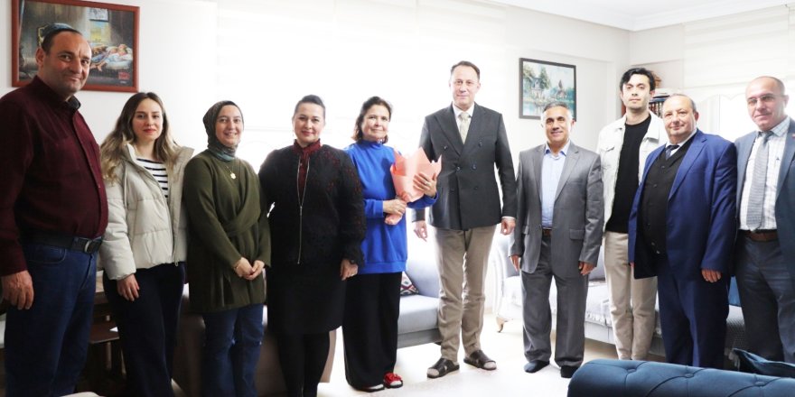 Bozüyük'te Emekli Öğretmenlere Anlamlı Ziyaret