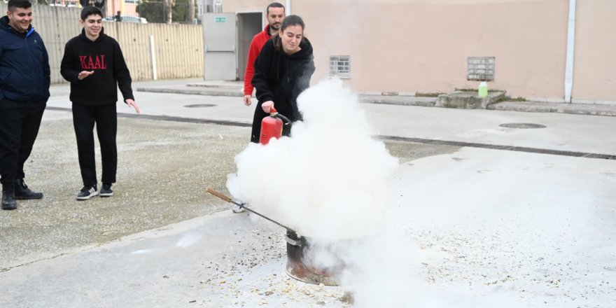 Öğrencilere Yangın Eğitimi Verildi