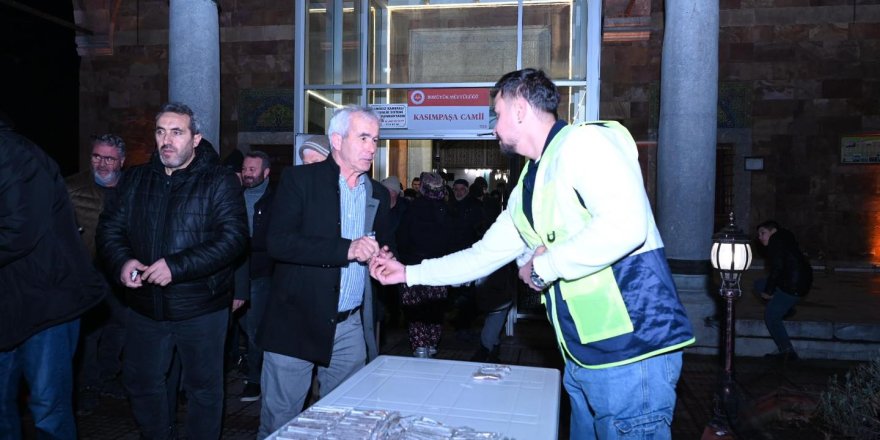 Vatandaşlara Kandil İkramı