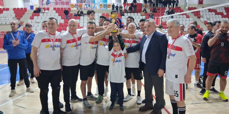 Bozüyük'te Kurumlar Arası Voleybol Turnuvası