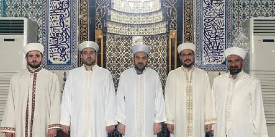 Enderun Usulü Teravih Namaz Eda Edildi