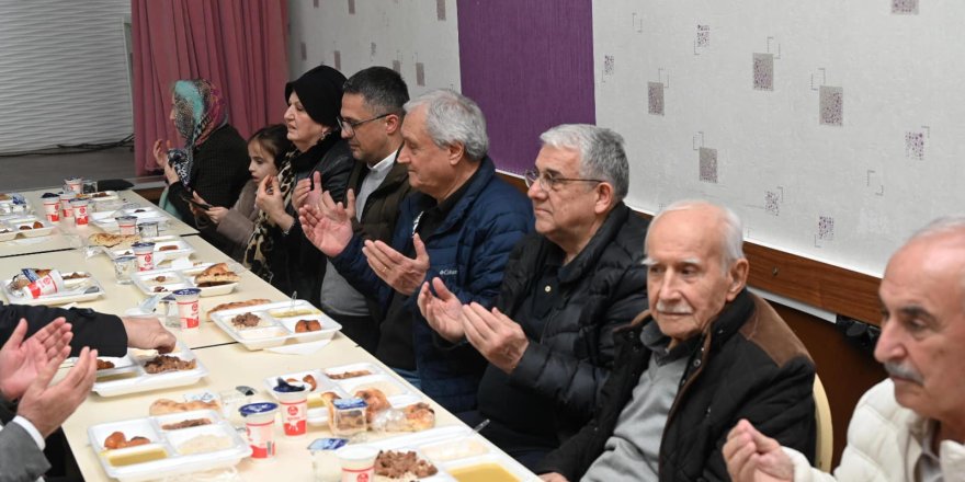 Başkan Bakkalcıoğlu Vatandaşlarla İftarda Bir Araya Geldi