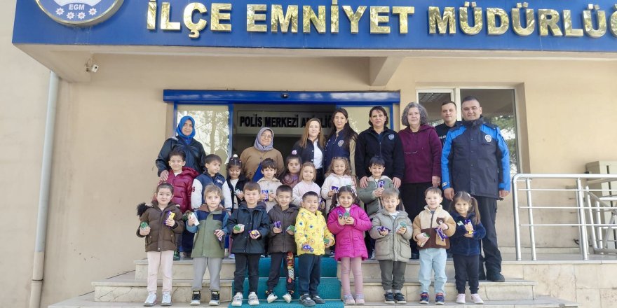 Minikler Öğrencilerden Emniyete Ziyaret