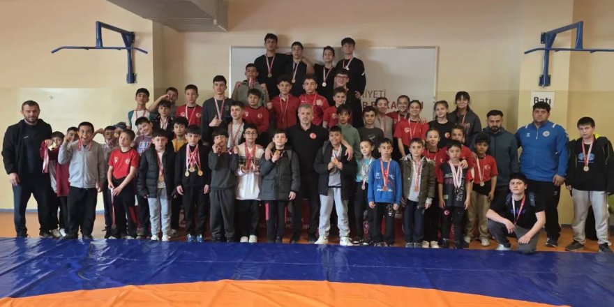 Bozüyüklü güreşçilerden büyük başarı! 