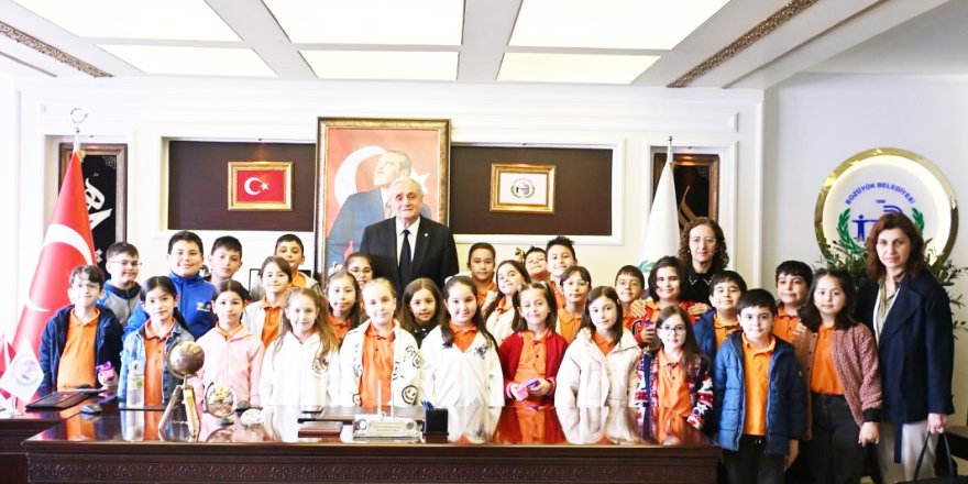 Öğrencilerden Başkan Bakkalcıoğlu'na Ziyaret