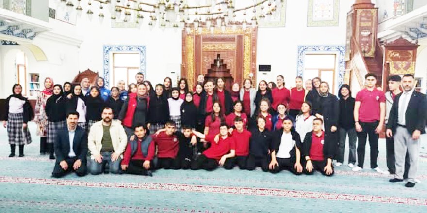 Öğrencilerden Osmanlı Camii’ne Ziyaret