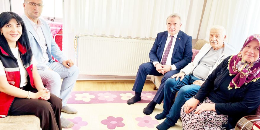 Kaymakam Öztürk'ten Şehit ve Gazi Ailelerine Bayram Ziyareti