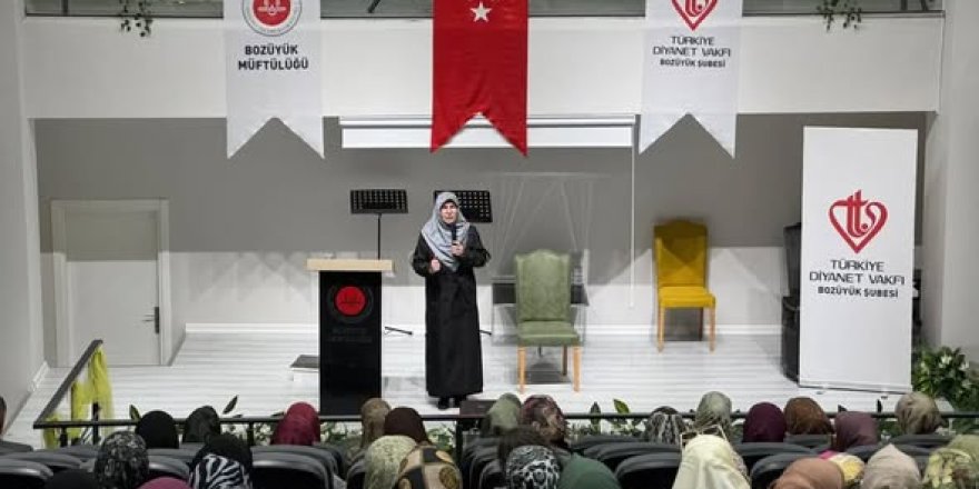 Bozüyük'te Dijital Dünyada Çocuk ve Aile Konferansı 