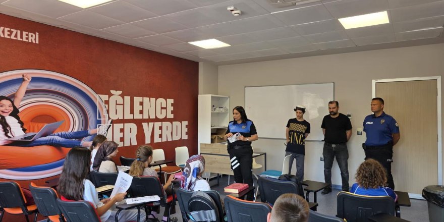Bozüyük'te Öğrencilere Polislik Mesleği Tanıtıldı