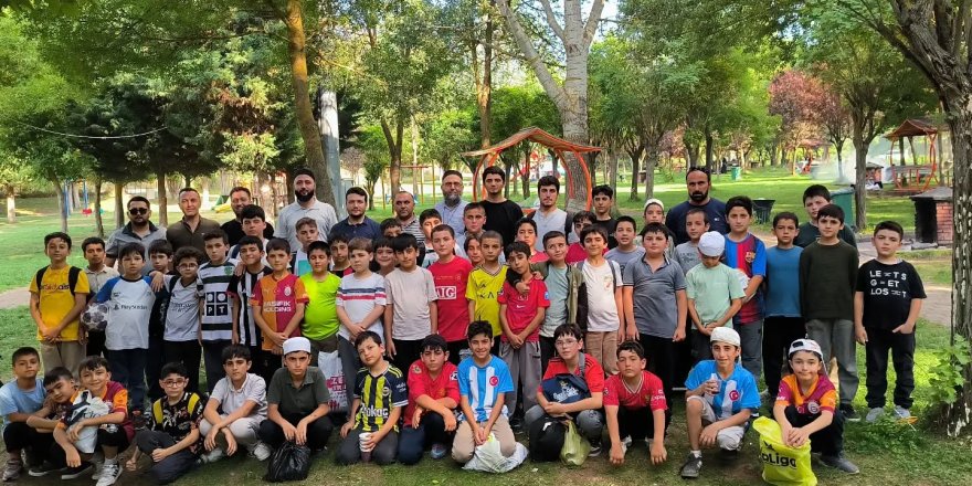 Kuran Kursu Öğrencilerine Piknik Etkinliği
