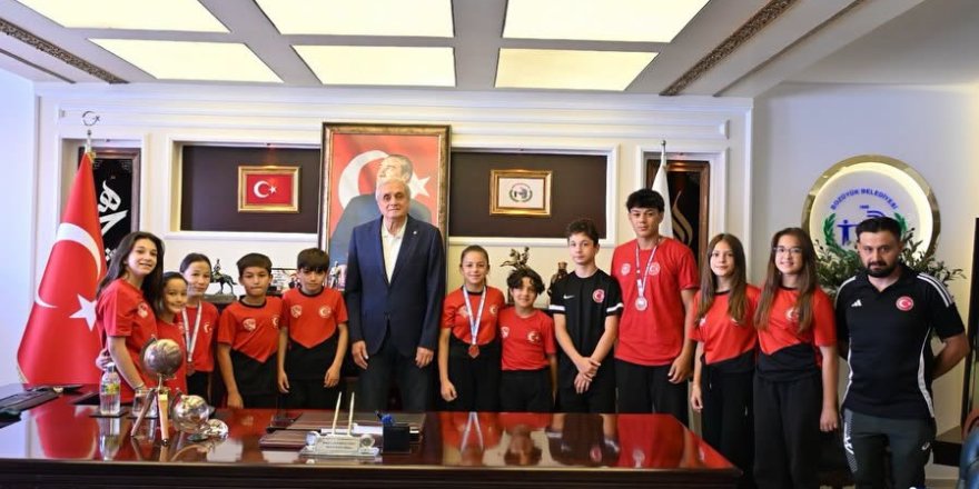 Başkan Bakkalcıoğlu Başarılı Sporcuları Tebrik Etti