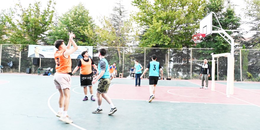 Kum Voleybolu ve Sokak Basketbolu Turnuvası Sona Erdi