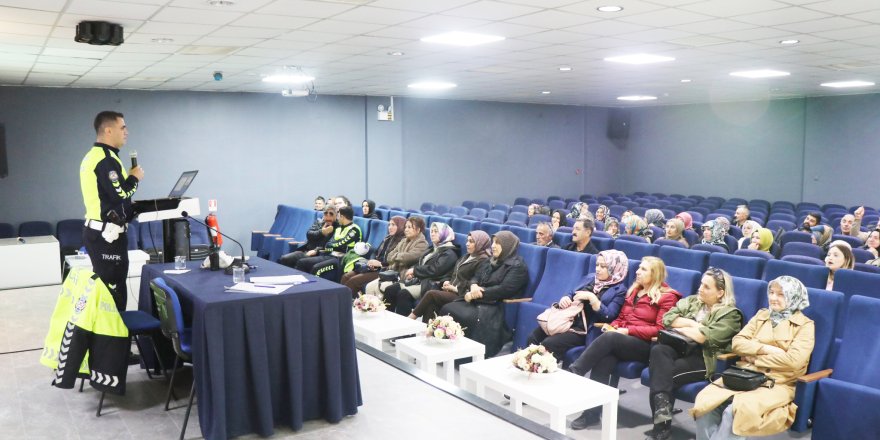 Bozüyük'te Servis Şoförlerine Bilgilendirme