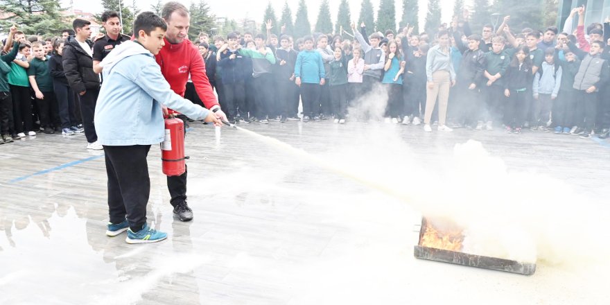 Öğrencilere Afet Eğitimi