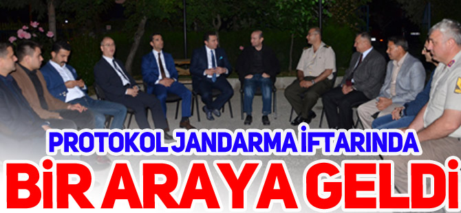 PROTOKOL JANDARMA İFTARINDA BİR ARAYA GELDİ