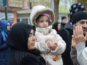 UMRE YOLCULARI KUTSAL TOPRAKLARA UĞURLANDI