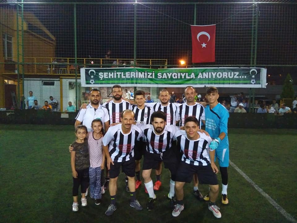 ŞEHİTLERE SAYGI FUTBOL TURNUVASI SONA ERDİ