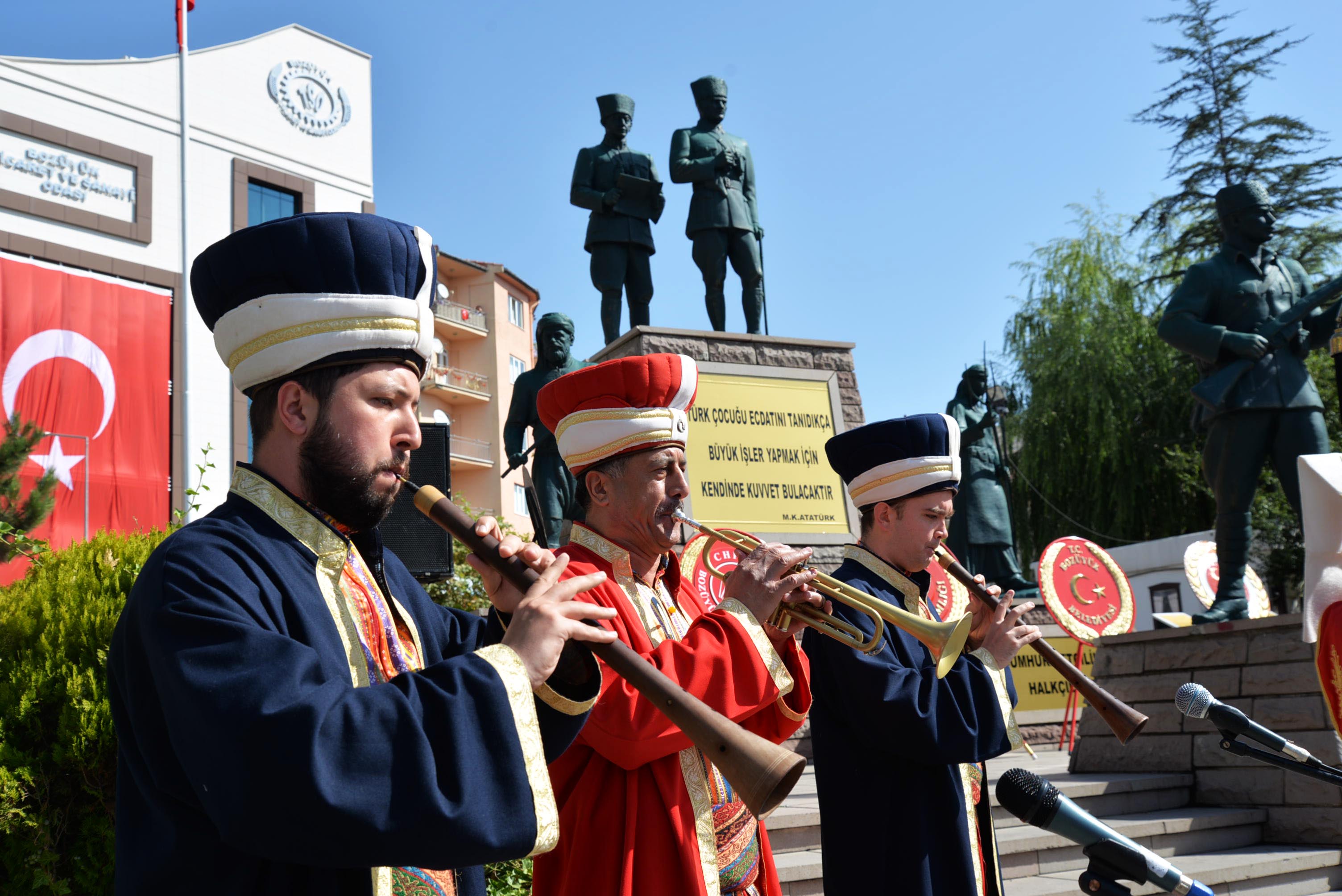 'TARİHİNİ BİLMEYEN GELECEĞİNİ İNŞA EDEMEZ'