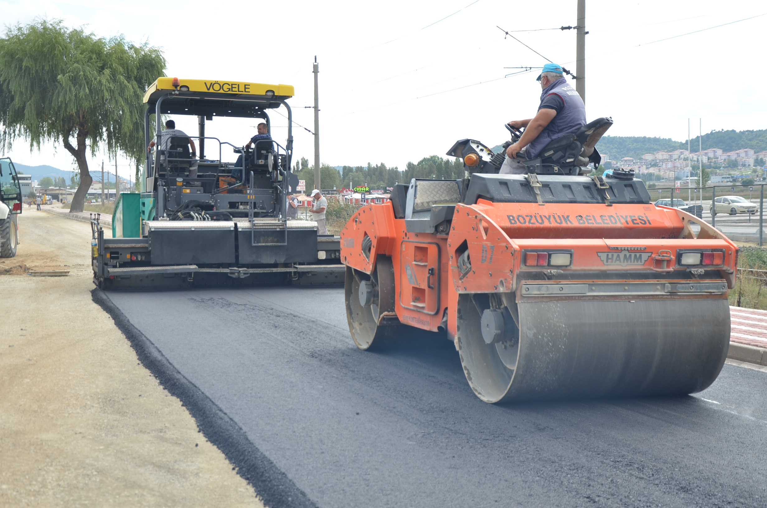 LAZ AHMET CADDESİ’NDEKİ ASFALT ÇALIŞMALARI TAMAMLANDI