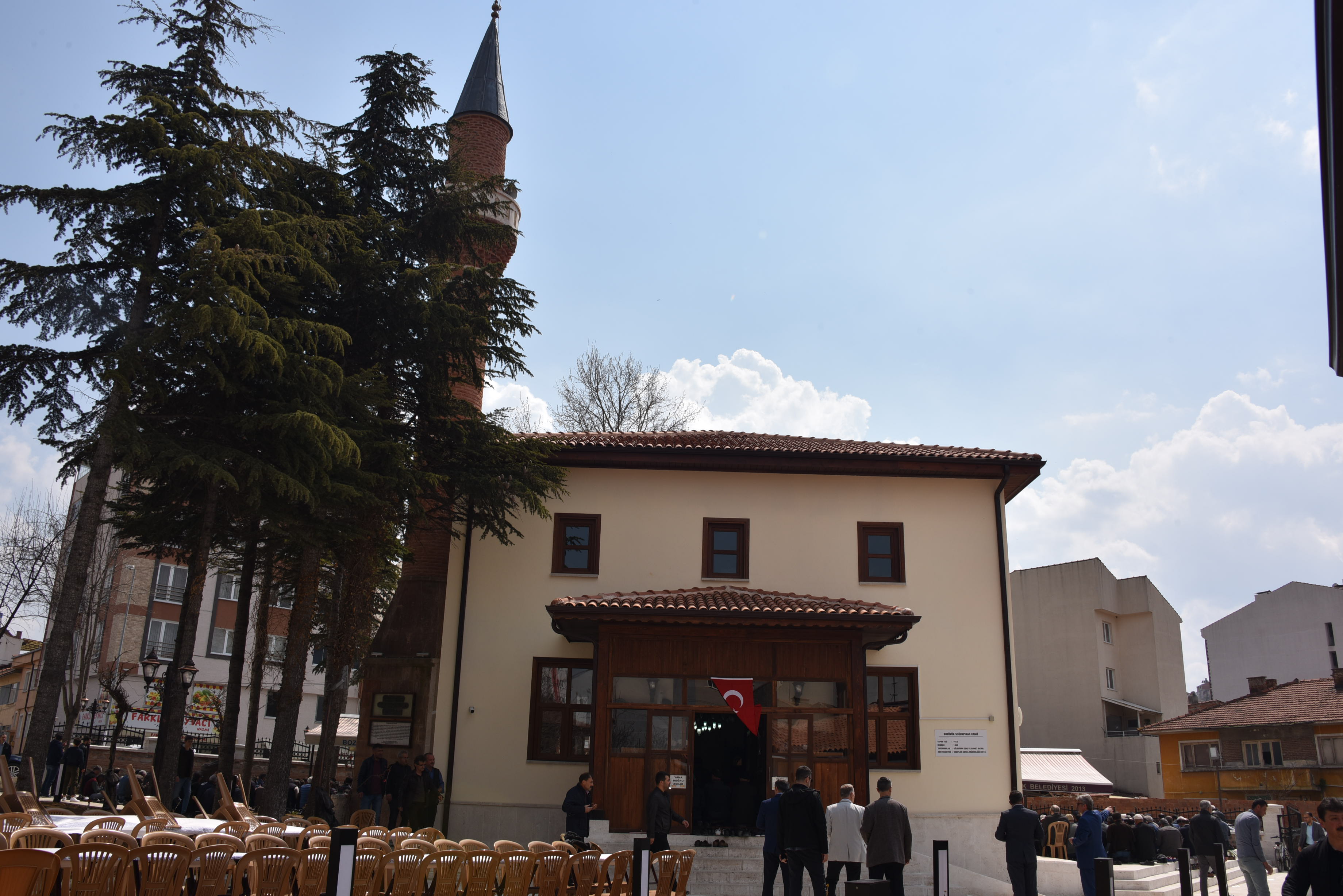 SOĞUKPINAR CAMİİ YENİDEN İBADETE AÇILDI