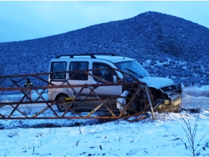 7 KÖY ELEKTRİKSİZ KALDI, YOL KAPANDI