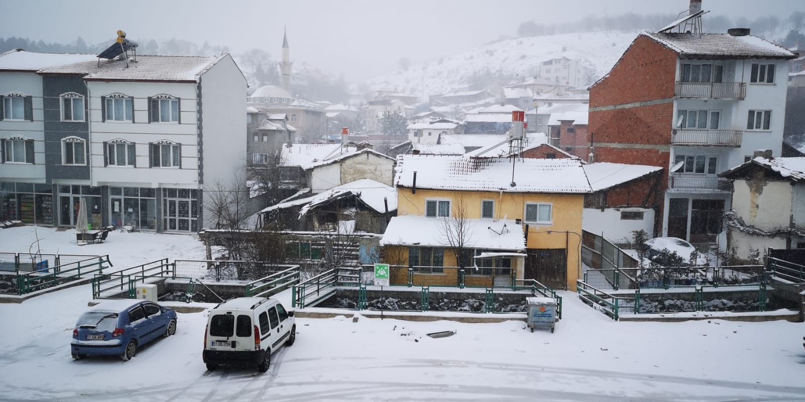 BOZÜYÜK KARLAR ALTINDA