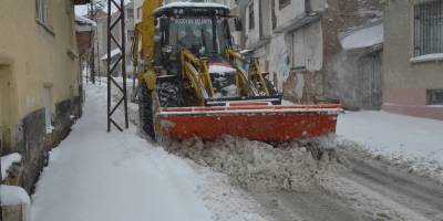 KARLA MÜCADELE TÜM GÜN DEVAM ETTİ