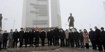 100. DÖNÜMÜNDE ŞEHİTLERİMİZ ANILDI