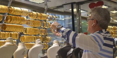 Düğün sezonunun açılması kuyumcuların yüzünü güldürdü