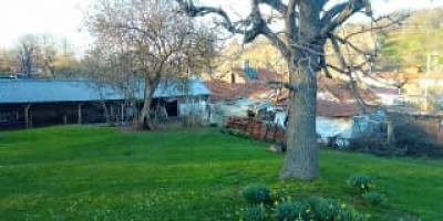 Ahır ve bahçe satılık