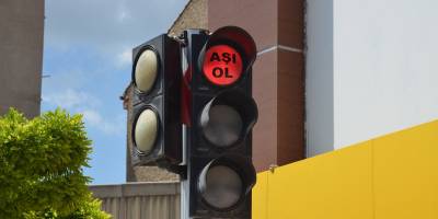 TRAFİK IŞIKLARINDAN ‘AŞI OL’ ÇAĞRISI