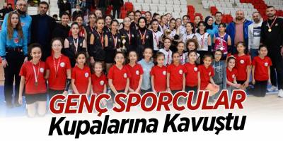 Genç Sporcular Kupalarına Kavuştu