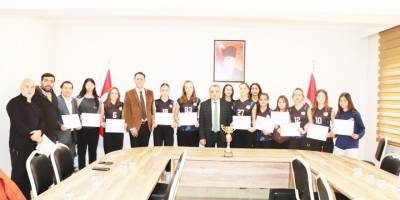 Kaymakam Öztürk Öğrencilere Başarı Belgelerini Takdim Etti