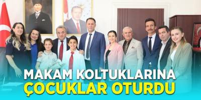 Makam Koltuklarına Çocuklar Oturdu