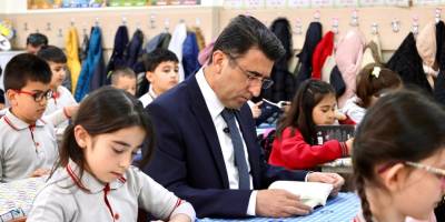 Vali Aygöl Öğrencilerle Buluştu