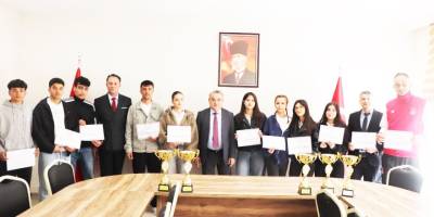 Kaymakam Öztürk'ten Başarılı Sporcuları Ağırladı