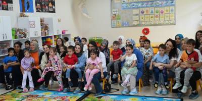 Minikler, Annelerinin Anneler Günü'nü Kutladı