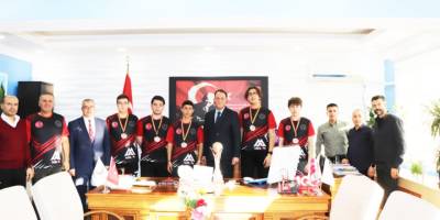 Müdür Çetinkaya'dan Başarılı Öğretmen ve Öğrencilere Tebrik